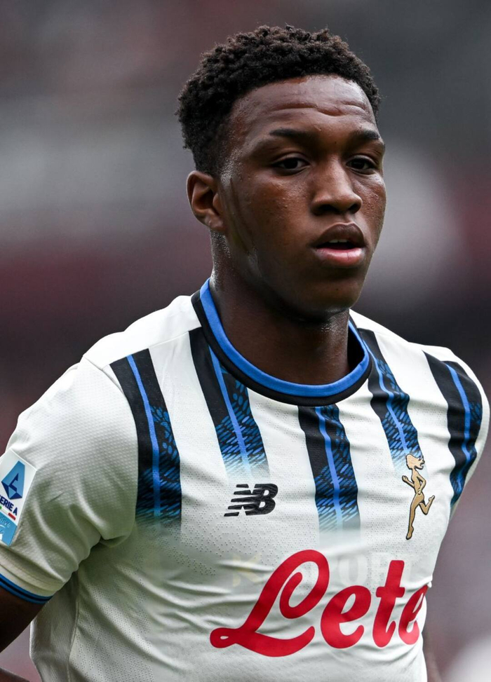 皇马关注亚特兰大16岁意大利边后卫阿哈诺尔|转会|天空体育|皇家马德里|出生_新浪体育_新浪新闻